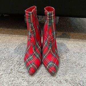 NWT Betsy Johnson plaid boots